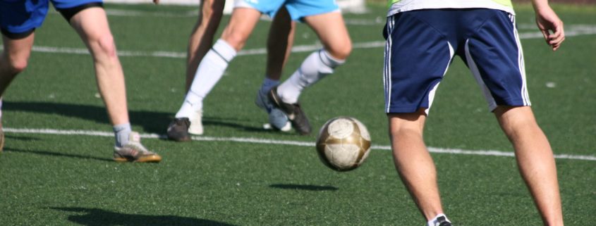 How To PLAY WITH YOUR HEAD UP In Soccer / Football 