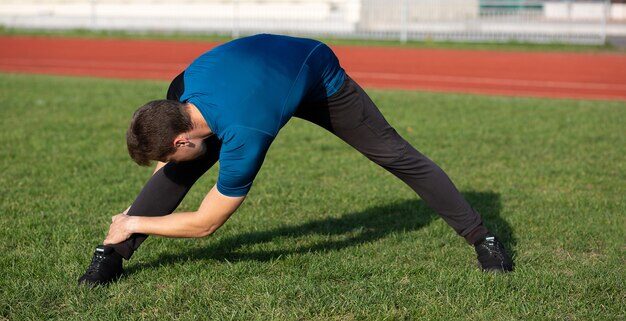 Dynamic stretches for soccer performance